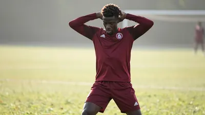 Njabulo Blom has signed for Stellenbosch FC, returning to South Africa after playing in the United States and Indonesia